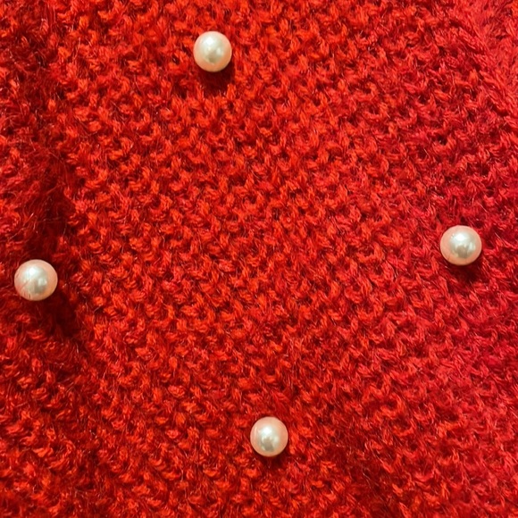 Red soft sweater - Picture 4 of 4